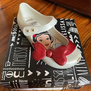 Brand new in box Mini Melissa Snow White shoes!